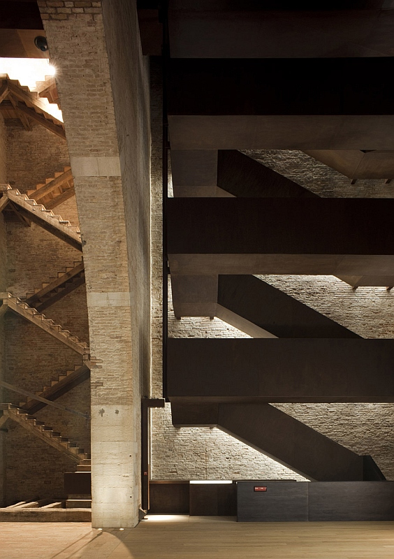 Torre di Porta Nuova dell'Arsenale di  Venezia - Protagonista il Corten 2
