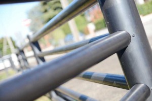 staccionata di protezione parco giochi pubblico