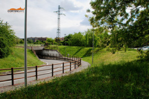 staccionata-acciaio-corten-ciclisti-e-pedoni-protetti-Villasanta-Monza-e-Brianza