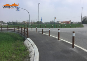 Cortensafe-dissuasori-staccionata-Brunico-acciaio-corten-per-attraversamenti-ciclo-pedonali 3
