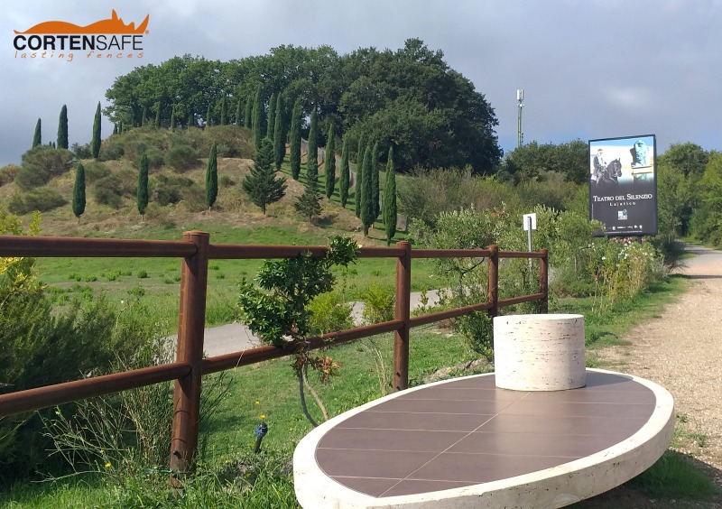 CortenSafe Geländer geben ihr Debüt am Teatro del Silenzio in Lajatico - 11