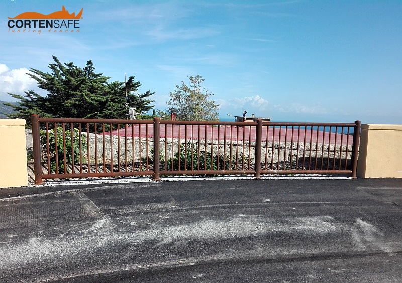 Die Gemeinde Capoliveri auf der Insel Elba setzt Cortenstahl-Geländer ein - 3