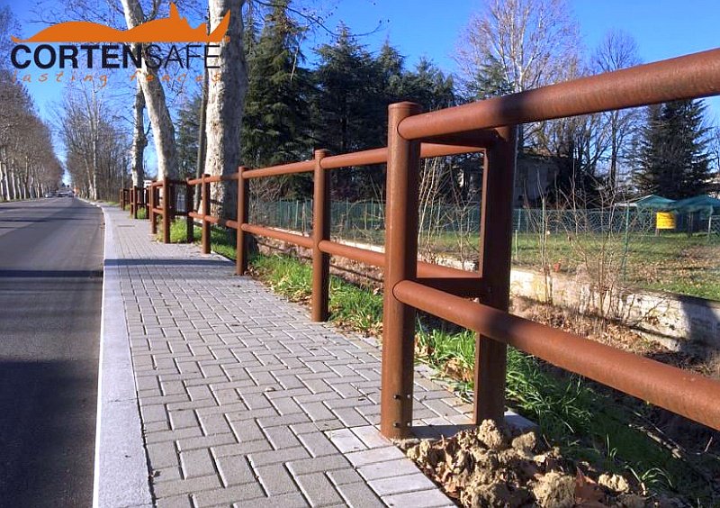 Marciapiedi-più-sicuri-con-le-staccionate-in-acciaio-corten-di-CortenSafe (2) Marciapiedi più sicuri con le staccionate in acciaio corten di CortenSafe - 2