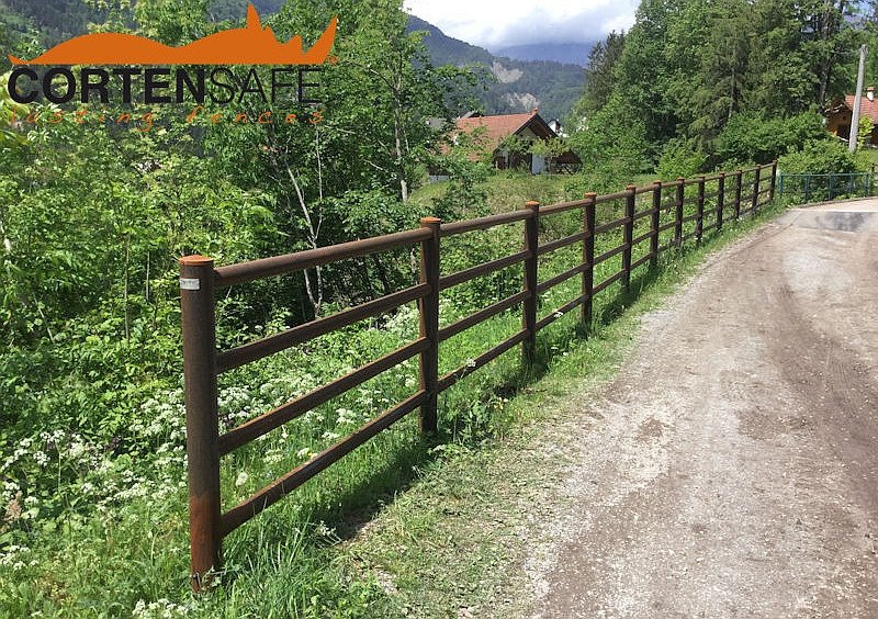 Die-Stadtverwaltung-von-Ovaro-Udine-Italien-nimmt-die-stärksten-Cortenstahlzäune-für-ihren-Radweg (1)