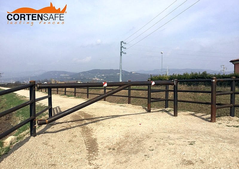 Maggiore sicurezza per una pista ciclopedonale di Verona grazie alla staccionata in corten - 7