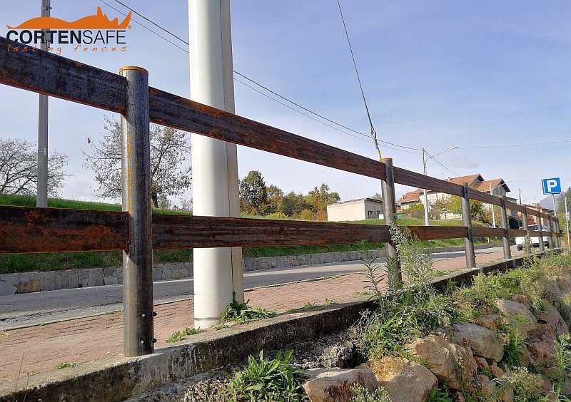 Solidität, Sicherheit und Vielseitigkeit des Geländers Badia H2C für die Gemeinde Lessona - Biella - Italien - 6