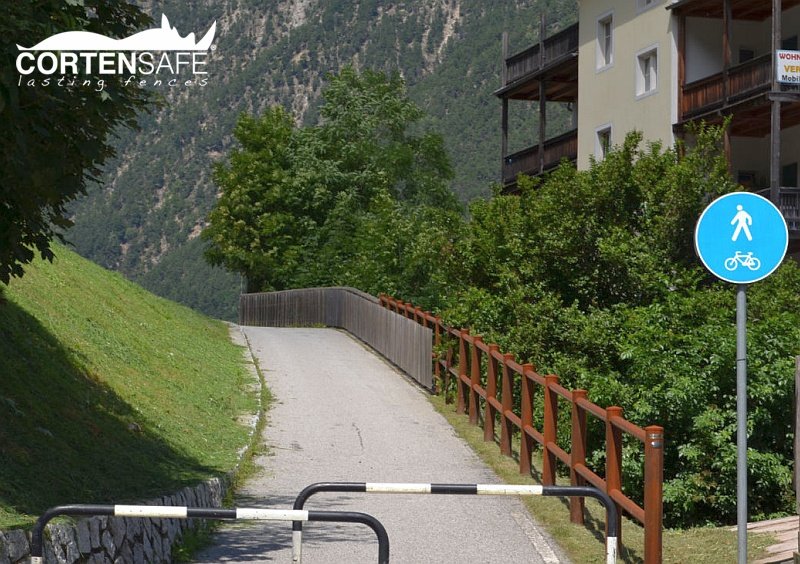 Mobilità ciclabile e Biciplan - Intervista a Francesco Seneci - staccionate in corten di Cortensafe - 1