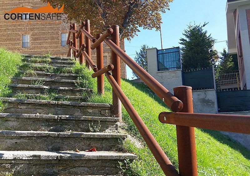 Grünanlagen oder historische Zentren: die Cortensafe-Zäune fügen sich in jeden Kontext ein - 6