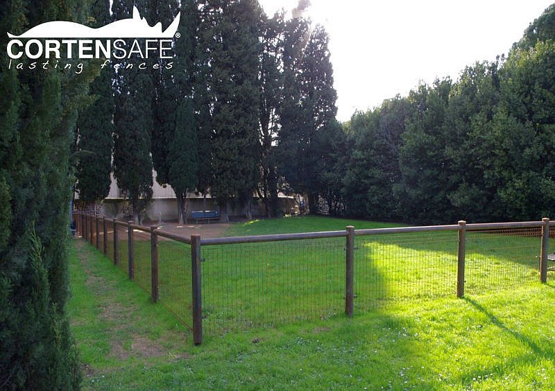 Cortenstahl-Einfriedungen für Hundezonen in Sesto Fiorentino - Florenz - Italien - 3