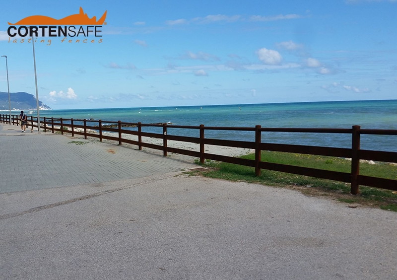 Die Farben von Porto Recanati werden mit den Farbtönen von Cortenstahl bereichert - 1