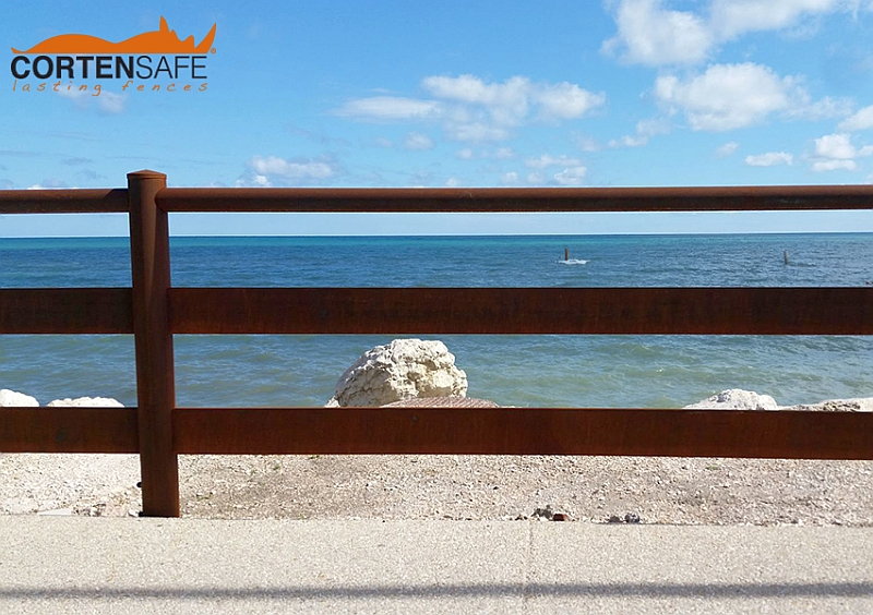 Die Farben von Porto Recanati werden mit den Farbtönen von Cortenstahl bereichert - 4