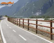 Staccionata Brunico H3C per la pista ciclabile di Longarone, Belluno.