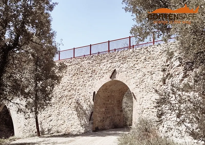 Das Geländer Cles wertet die Sanierungsarbeit einer historischen Touristenroute auf - 1