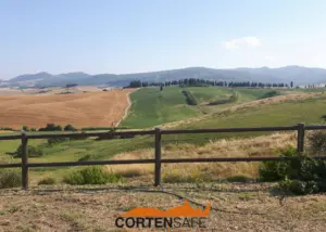 Area di sosta protetta con staccionata in corten.