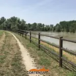 Staccionata Brunico H3C lungo argine ad Ariano nel Polesine.