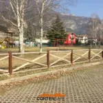 Staccionata Cadore H4C wood per strada ad Avio.