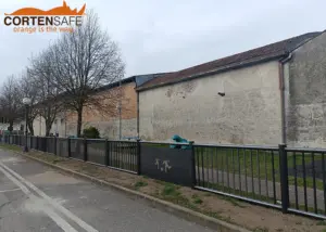 Parapetti Falcade HO3 e Cles H steel per parco giochi di Borgolavezzaro.