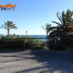 Staccionata Brunico H2C per strada di Cavo di Rio nell'Elba.