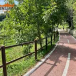 Staccionata Brunico H2C per pista ciclabile di Costermano sul Garda.