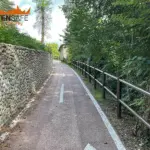 Staccionata Brunico H2C per pista ciclabile di Costermano sul Garda.