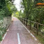 Staccionata Brunico H2C per pista ciclabile di Costermano sul Garda.