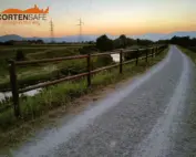 Staccionata Brunico H2C per strada sterrata di Dueville.
