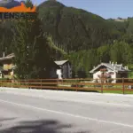 Staccionata Ortisei H3C per marciapiede a Gressoney.
