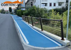 Staccionata Bormio H9C per pista ciclabile di Lazise.