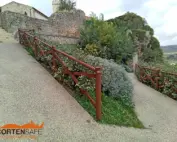 Staccionata Cadore H3C-3 per percorso pedonale di Magliano in Toscana.