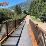 Parapetto Falcade HO3 con illuminazione per percorso pedonale di Ponte di Legno.