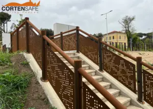 Parapetto Cles H steel per percorso pedonale a Roma.