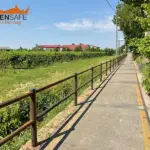 Staccionata Brunico H2C per pista ciclabile di Roncade.