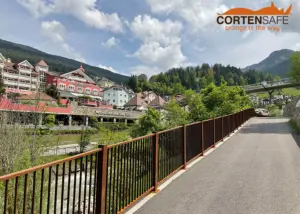 Parapetto Falcade HQ1 per strada di S. Cristina in Val Gardena.