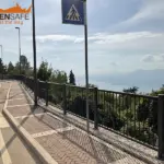 Parapetto Falcade HO3 per marciapiede a San Zeno di Montagna.
