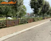 Staccionata Brunico H4C, parapetti Cles H steel e cancello Giorgia per parco giochi di Spoltore.