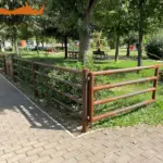 Staccionata Brunico H4C, parapetti Cles H steel e cancello Giorgia per parco giochi di Spoltore.