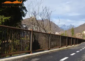 Parapetto Falcade HO3 e Staccionata Brunico H2C per percorso ciclopedonale a Valdagno.