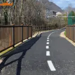 Parapetto Falcade HO3 e Staccionata Brunico H2C per percorso ciclopedonale a Valdagno.