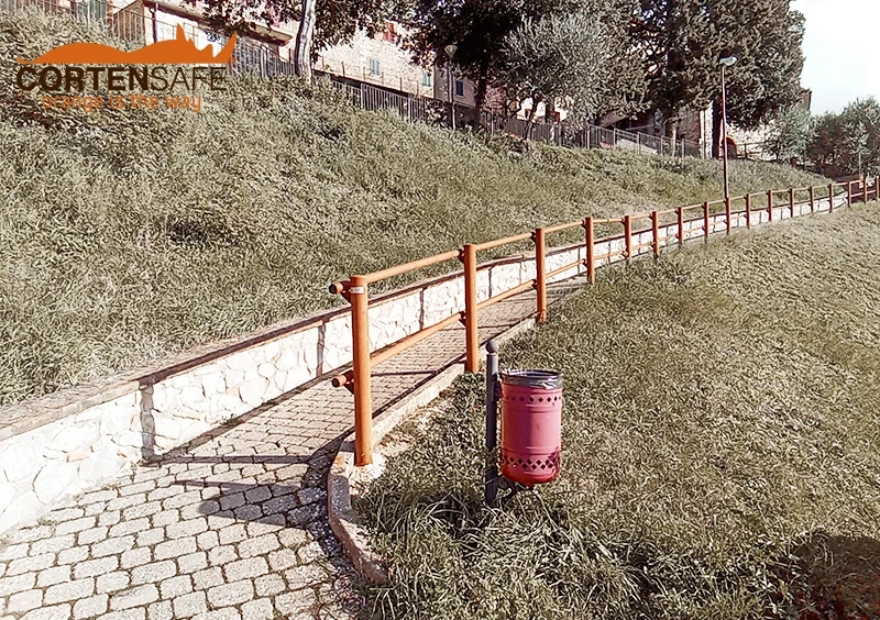 Il borgo toscano di Trequanda sceglie la resistenza e la modularità della staccionata Snake - 3