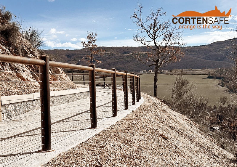 Staccionata Stelvio H11C in corten per percorsi al ponte tibetano di Sellano - Perugia - 4